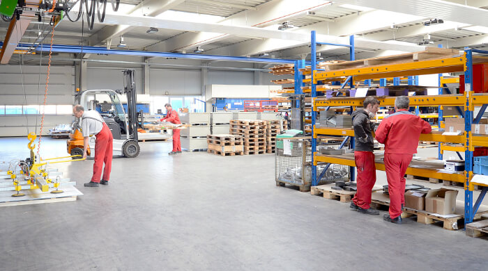 Magnesiaestrich wird vor allem in trockenen Innenräumen eingesetzt, z. B. in Industrie oder Gewerbebereichen ohne Feuchtigkeit.